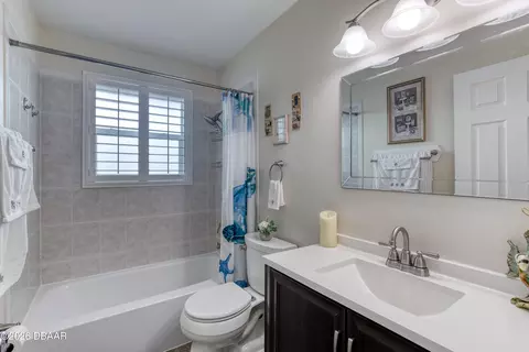 Bath - 32 Plaza Dr, Ormond Beach, FL 32176 photo 3 of 4
