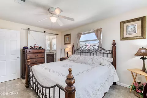 Bedroom - 32 Plaza Dr, Ormond Beach, FL 32176 photo 2 of 10