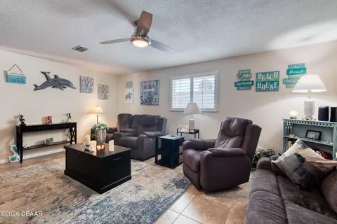 Living - 32 Plaza Dr, Ormond Beach, FL 32176 photo 3 of 7