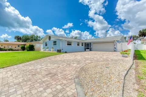 Exterior - 32 Plaza Dr, Ormond Beach, FL 32176 photo 3 of 17