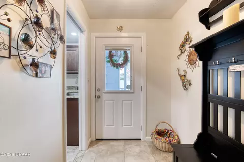 Entry Way - 32 Plaza Dr, Ormond Beach, FL 32176 photo 1 of 3