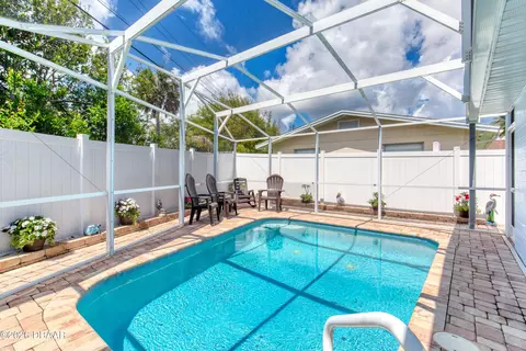 Exterior - 32 Plaza Dr, Ormond Beach, FL 32176 photo 7 of 17