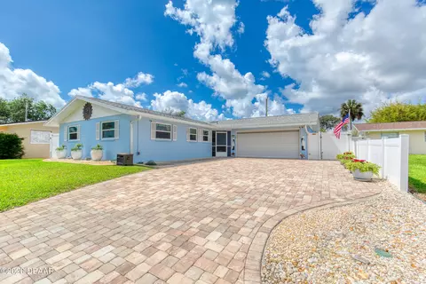 Exterior - 32 Plaza Dr, Ormond Beach, FL 32176 photo 4 of 17