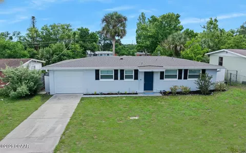 1045 Continental Dr, Daytona Beach, FL 32117