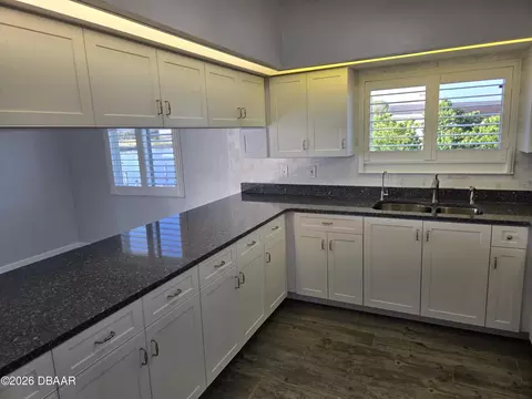 Kitchen - 981 Shockney Dr, Ormond Beach, FL 32174 photo 5 of 7
