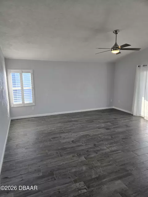 Living - 981 Shockney Dr, Ormond Beach, FL 32174 photo 7 of 9