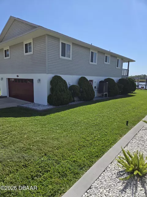 Exterior - 981 Shockney Dr, Ormond Beach, FL 32174 photo 4 of 8