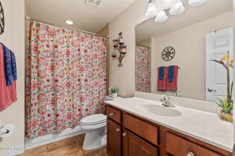 Bath - 133 Creek Forest Ln, Ormond Beach, FL 32174 photo 5 of 5