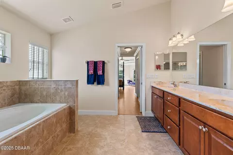 Bath - 133 Creek Forest Ln, Ormond Beach, FL 32174 photo 3 of 5