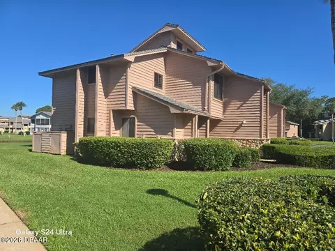 130 Blue Heron Dr, Daytona Beach, FL 32119