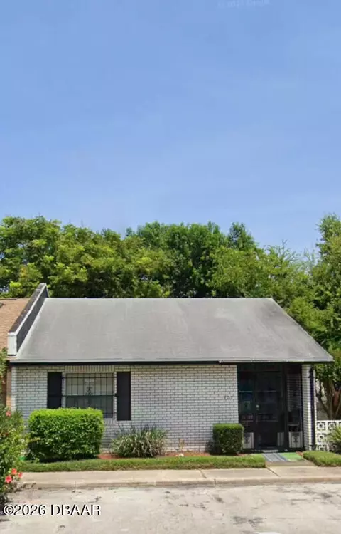 927 E Millard Ct, Daytona Beach, FL 32117