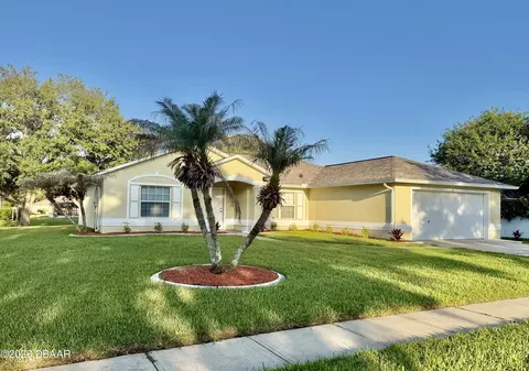 67 Spinnaker Cir, South Daytona, FL 32119