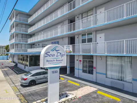 1233 S Atlantic Ave, Daytona Beach, FL 32118