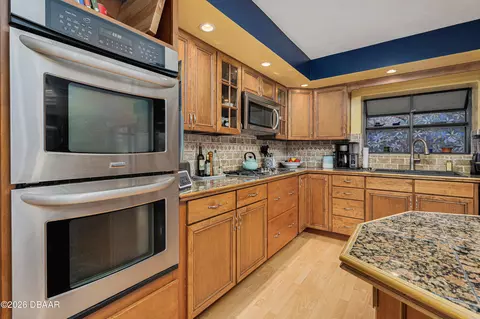 Kitchen - 40 Concord Dr, Ormond Beach, FL 32176 photo 2 of 4