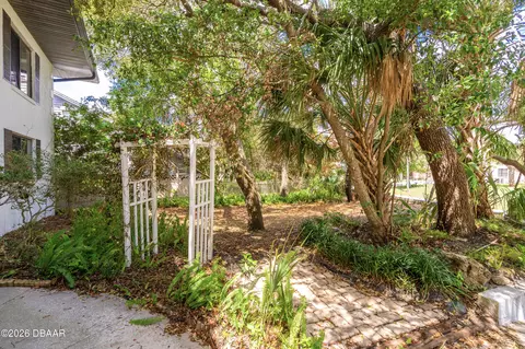 Exterior - 40 Concord Dr, Ormond Beach, FL 32176 photo 3 of 13