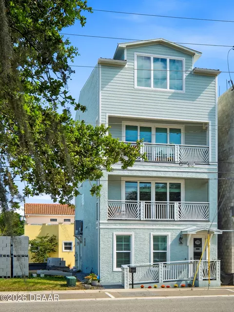 140 Julia St, New Smyrna Beach, FL 32168