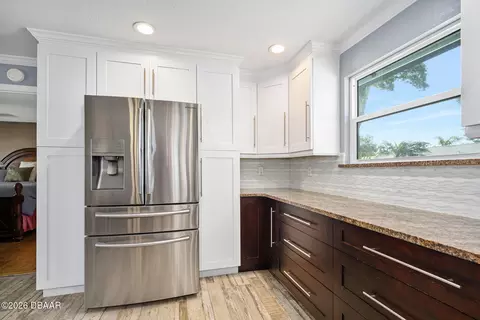 Kitchen - 1405 Overbrook Dr, Ormond Beach, FL 32174 photo 3 of 7