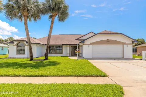 4563 Barnacle Dr, Port Orange, FL 32127