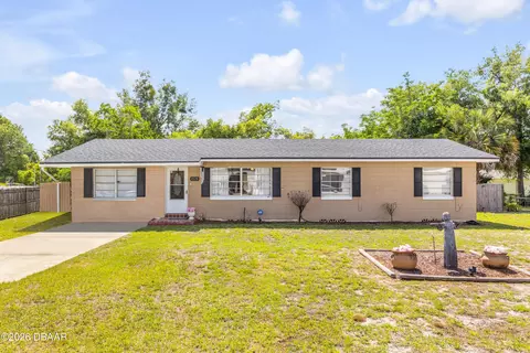 1520 Newport Ave, Deland, FL 32724
