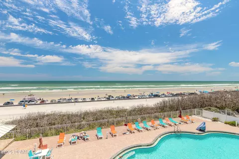 611 S Atlantic Ave, New Smyrna Beach, FL 32169