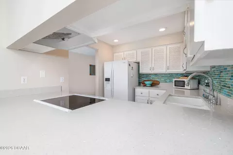 Kitchen - 2222 Ocean Shore Blvd, Ormond Beach, FL 32176 photo 2 of 4