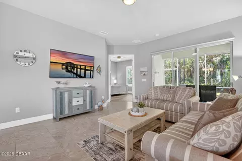 Living - 823 Pinewood Dr, Ormond Beach, FL 32174 photo 2 of 3