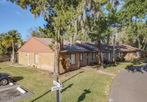 1513 Heritage Ln, Holly Hill, FL 32117
