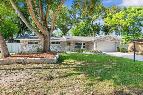 107 Wimbledon Ct, Port Orange, FL 32127