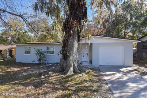 1077 Madison Ave, Daytona Beach, FL 32114