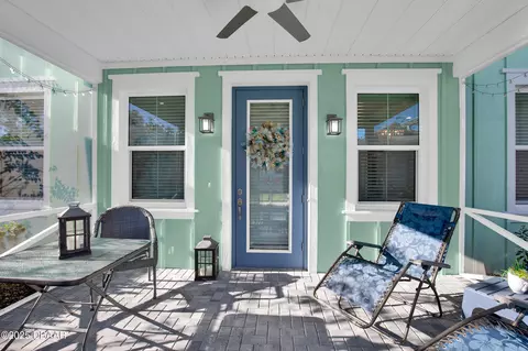 317 Pop Top Ln, Daytona Beach, FL 32124