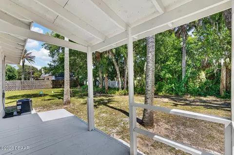 Exterior - 246 Willow Pl, Ormond Beach, FL 32174 photo 6 of 10