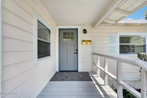 Exterior - 246 Willow Pl, Ormond Beach, FL 32174 photo 2 of 10