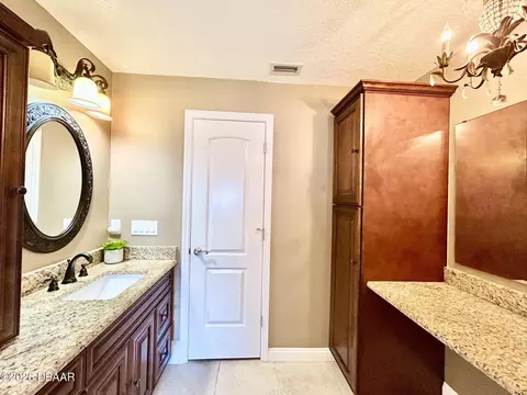Bath - 123 Rio Pinar Dr, Ormond Beach, FL 32174 photo 8 of 9