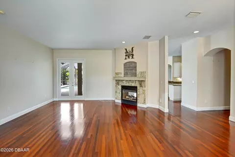 Living - 1413 Kilrush Dr, Ormond Beach, FL 32174 photo 4 of 7