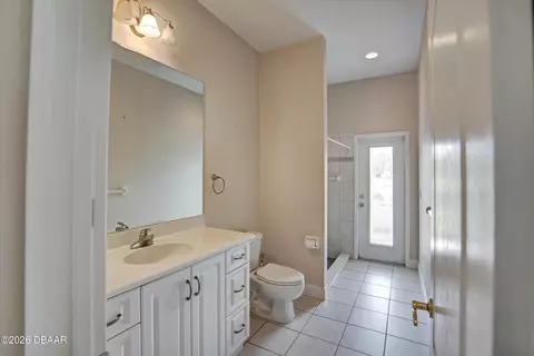 Bath - 1413 Kilrush Dr, Ormond Beach, FL 32174 photo 3 of 4