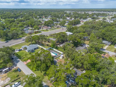View/Area - 1820 Pine Tree Dr, Edgewater, FL 32132 photo 2 of 9