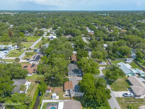 View/Area - 1820 Pine Tree Dr, Edgewater, FL 32132 photo 7 of 9