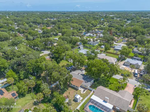 View/Area - 1820 Pine Tree Dr, Edgewater, FL 32132 photo 6 of 9