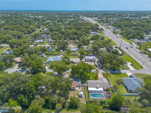 View/Area - 1820 Pine Tree Dr, Edgewater, FL 32132 photo 5 of 9