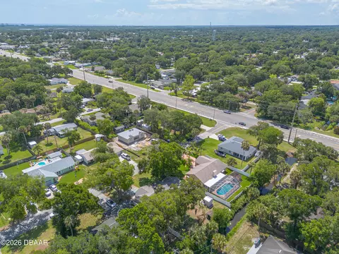 View/Area - 1820 Pine Tree Dr, Edgewater, FL 32132 photo 4 of 9