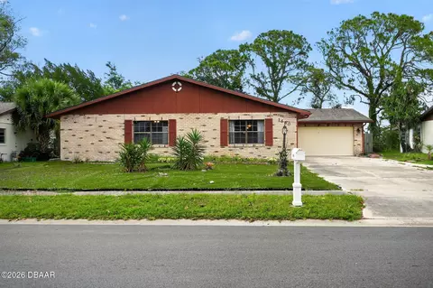 1660 E Shangri-la Dr, Daytona Beach, FL 32119