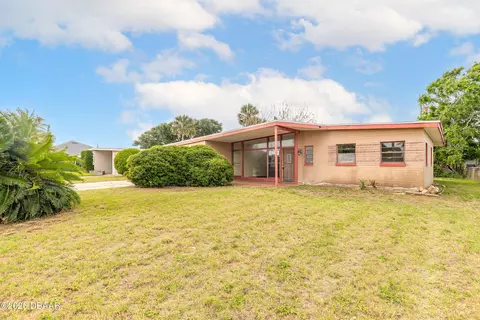 100 Carolyn Ter, Daytona Beach, FL 32118