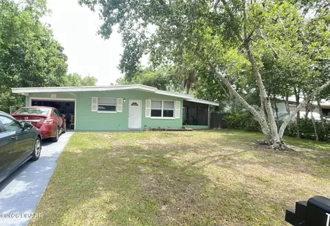 1439 Atlanta Dr, Daytona Beach, FL 32117