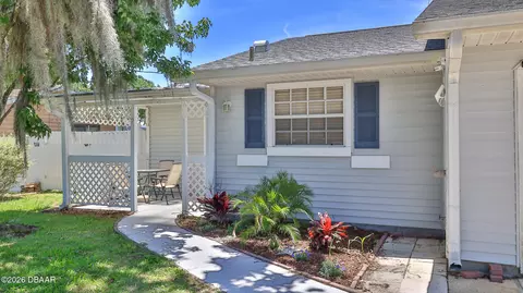 1038 Charles St, Port Orange, FL 32129