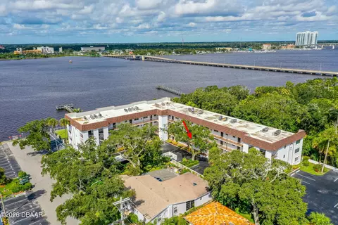 118 S Halifax Ave, Daytona Beach, FL 32118