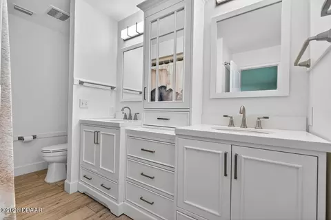 Bath - 171 William St, Edgewater, FL 32141 photo 1 of 6