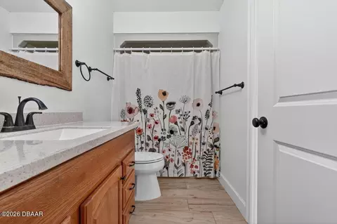 Bath - 171 William St, Edgewater, FL 32141 photo 2 of 6