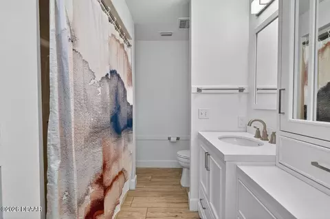 Bath - 171 William St, Edgewater, FL 32141 photo 5 of 6