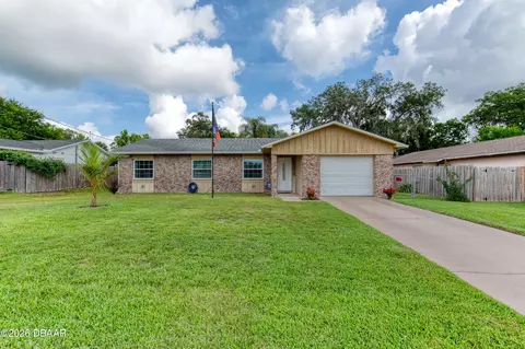 57 Laurel Oaks Cir, Ormond Beach, FL 32174