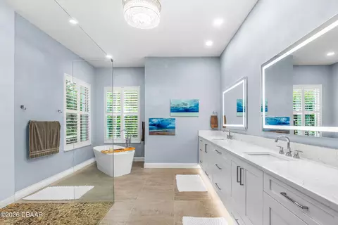 Bath - 770 John Anderson Dr, Ormond Beach, FL 32176 photo 2 of 7